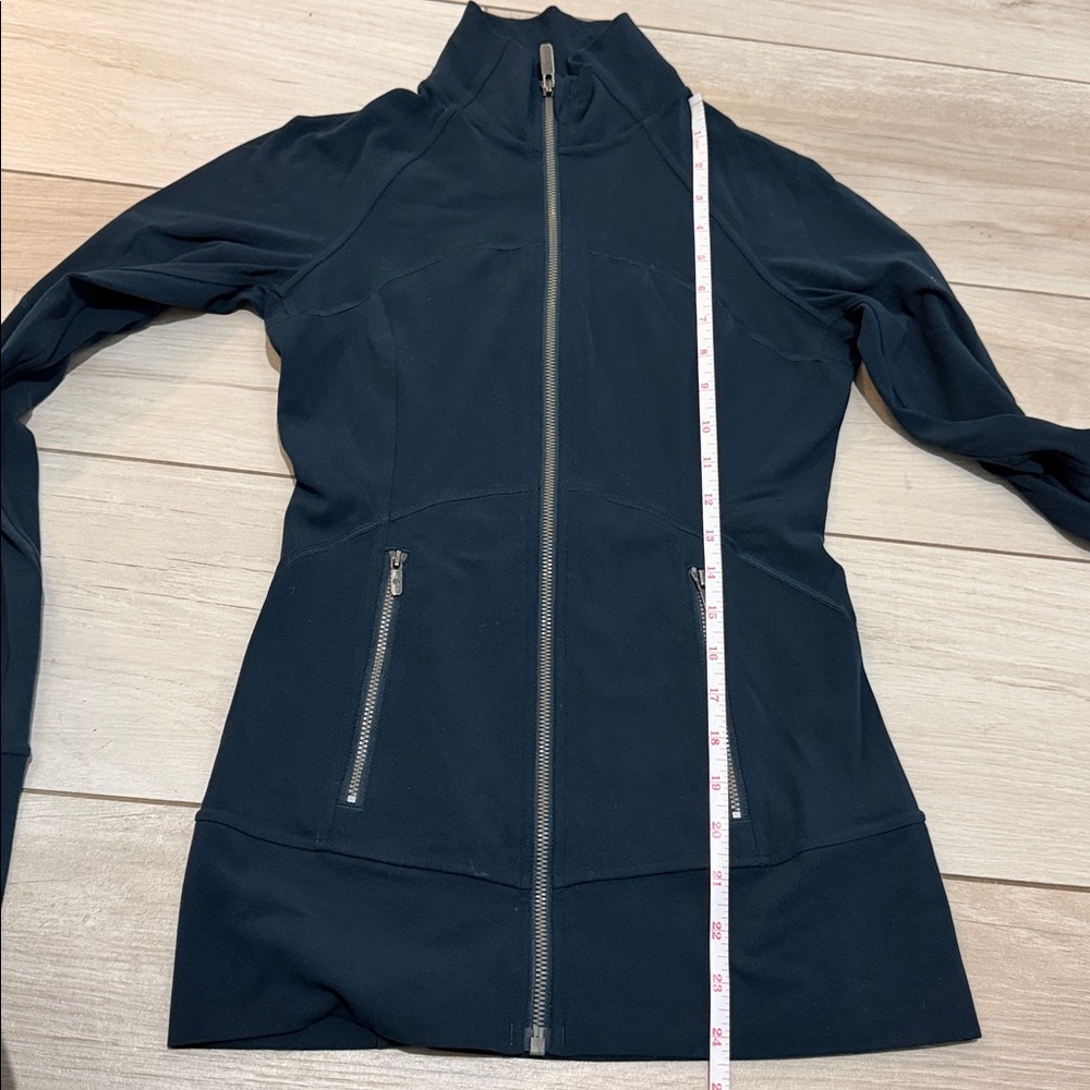 Lululemon Navy Blue Full Zip Up Athletic Jacket for Running Work Outs or Leisure - Picture 9 of 10